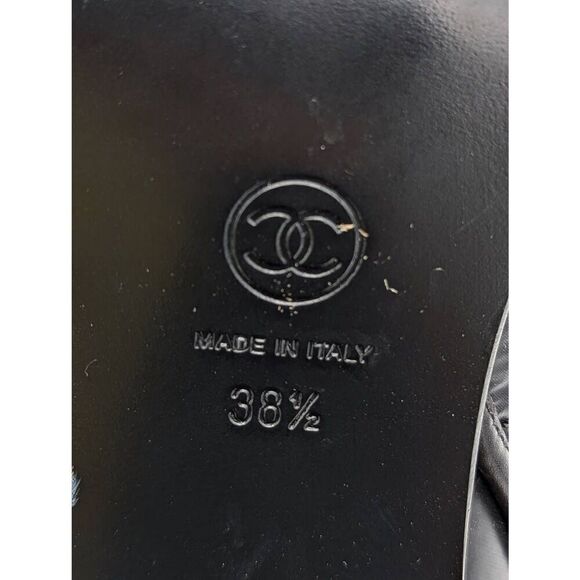 Chanel interlocking CC puffer ankle boots 38.5 - Picture 8 of 10